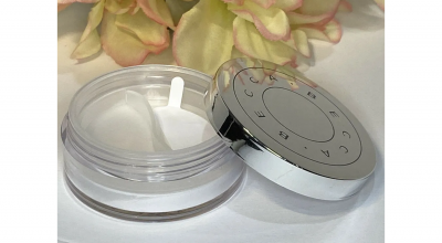 Блеск для губ + пудра под глаза BECCA - Chill & Glow Setting Powder & Lip Gloss Duo